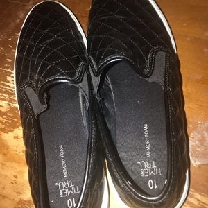 Time & Tru Slip On